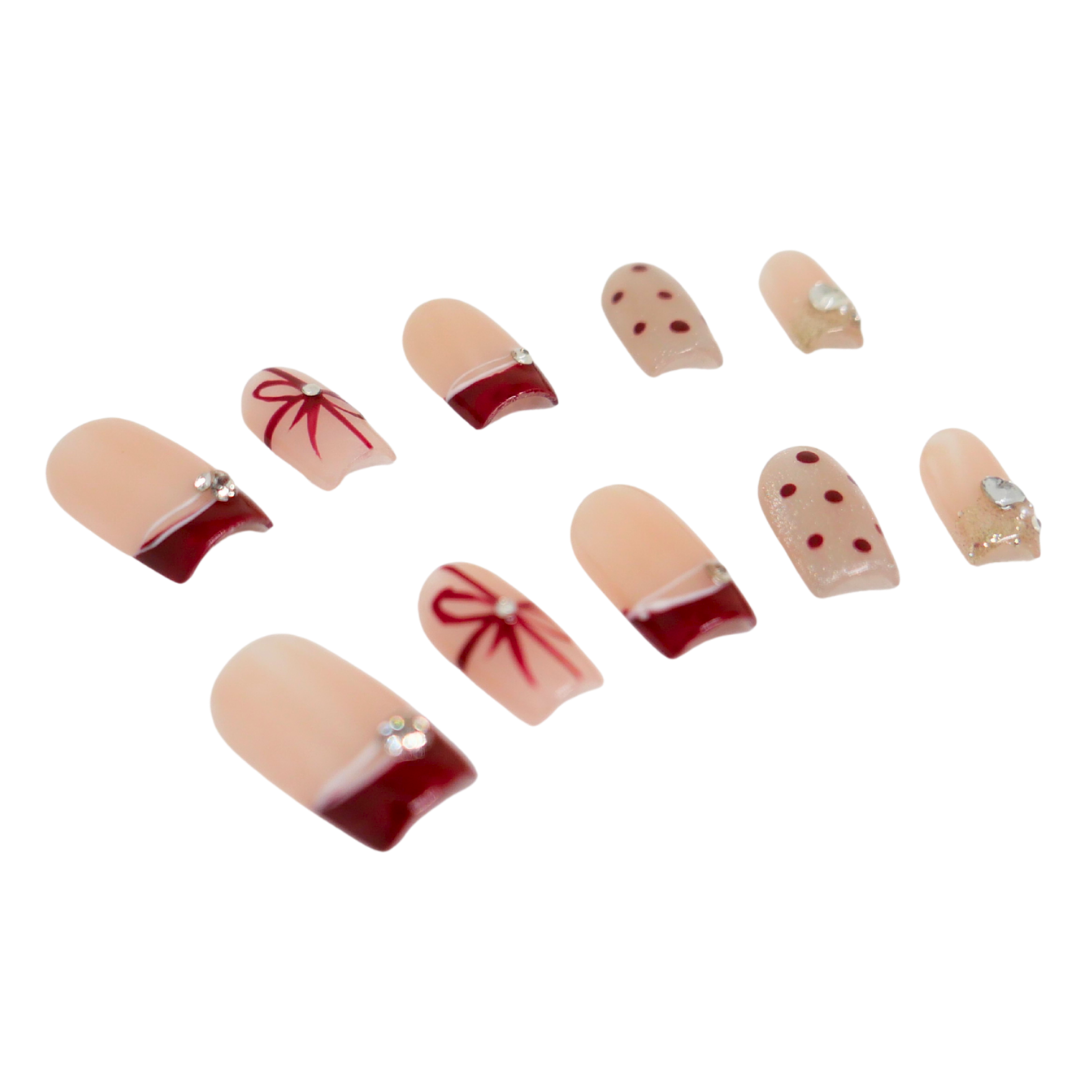 Press-On Nails: Festive Vibes