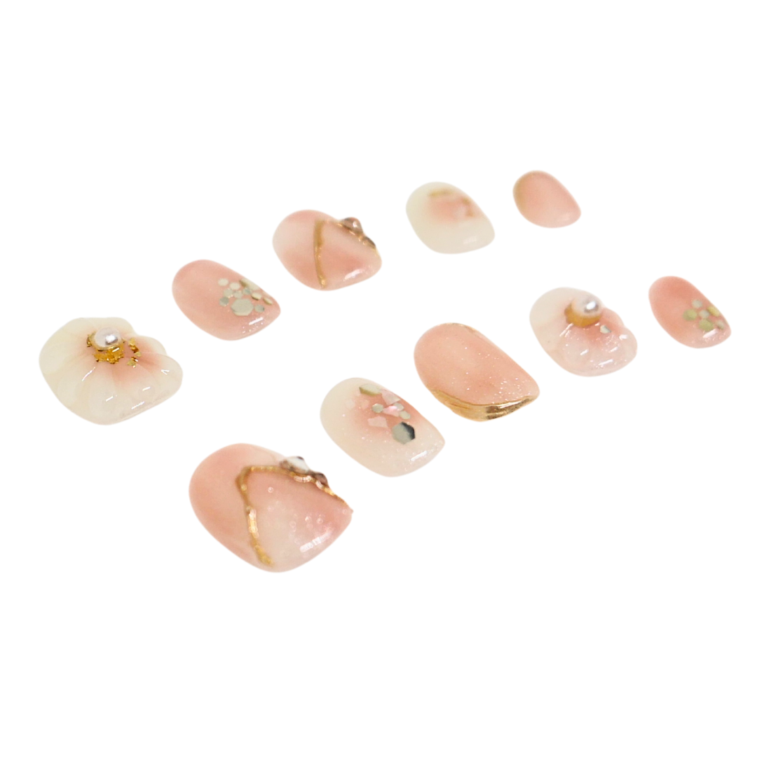 Press-On Nails: Blush Bloom