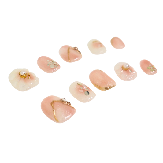 Press-On Nails: Blush Bloom