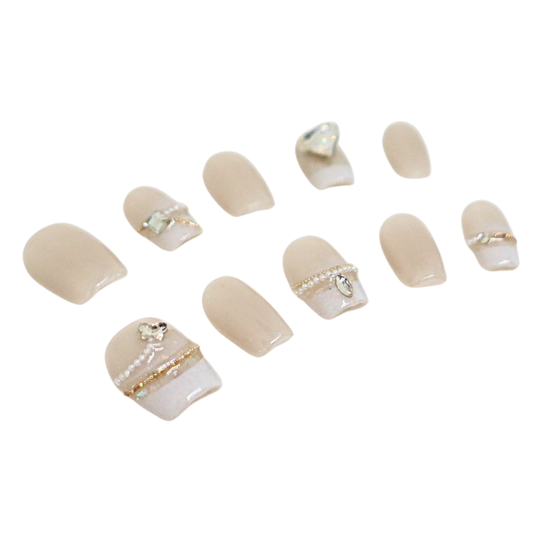 Press-On Nails: Lustre Veil