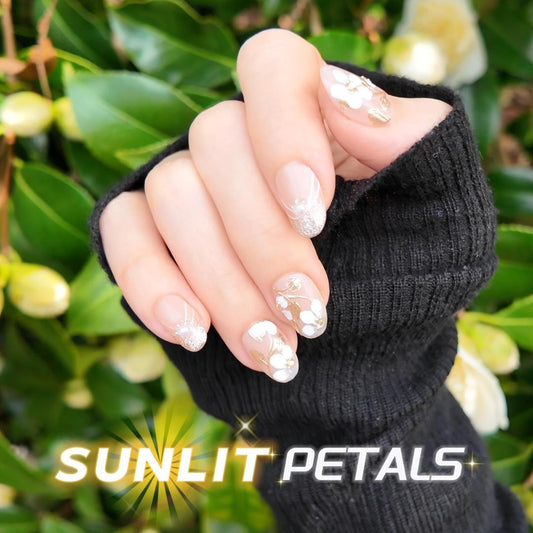 Press-On Nails: Sunlit Petals