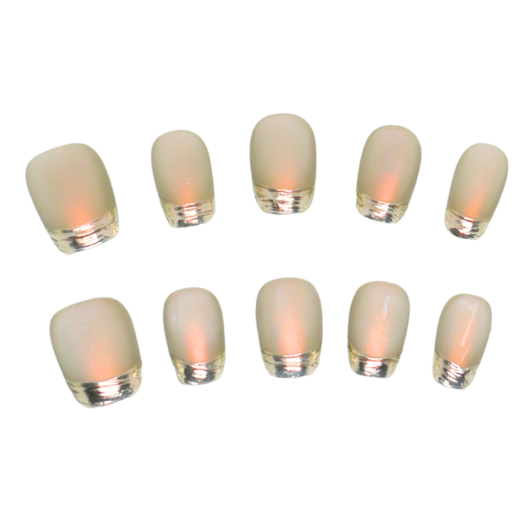 Press-On Nails: Velvet Glint